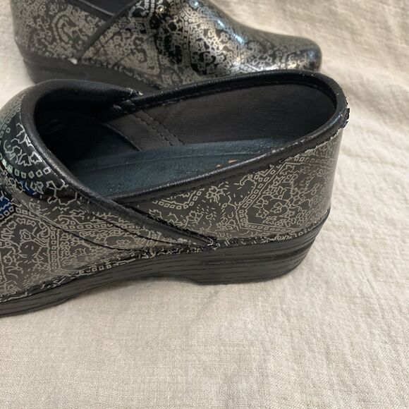 Dansko Women's Professional Metallic Floral Clog Size 39 Nursing US 8.5-9 - Picture 6 of 16